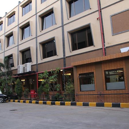 Reddoorz Plus Near Soekarno Hatta Airport 2 Тангеранг Екстериор снимка