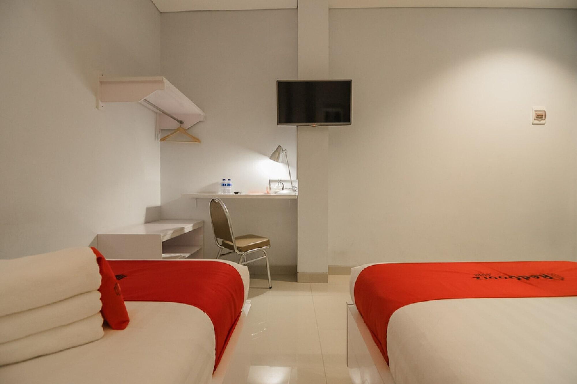 Reddoorz Plus Near Soekarno Hatta Airport 2 Тангеранг Екстериор снимка