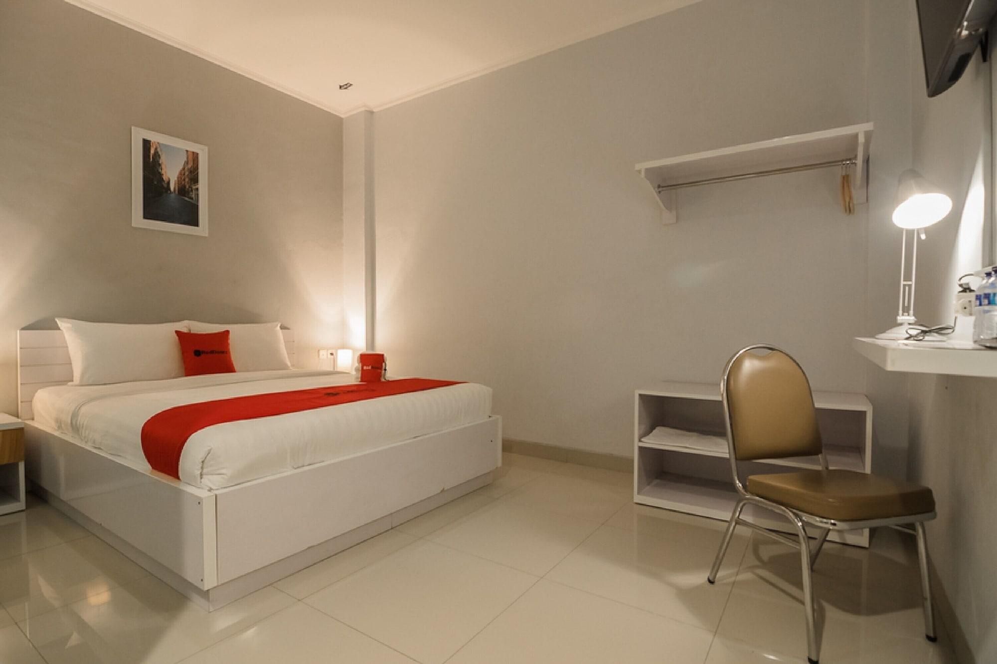 Reddoorz Plus Near Soekarno Hatta Airport 2 Тангеранг Екстериор снимка
