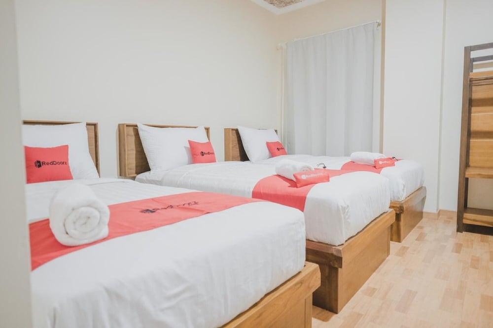 Reddoorz Plus Near Soekarno Hatta Airport 2 Тангеранг Екстериор снимка
