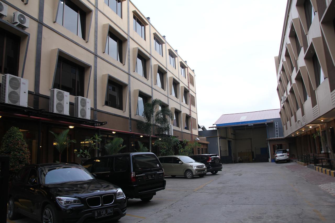 Reddoorz Plus Near Soekarno Hatta Airport 2 Тангеранг Екстериор снимка